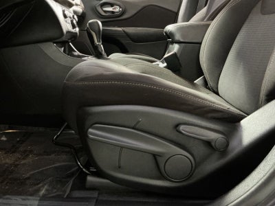 2016 Jeep Cherokee Altitude