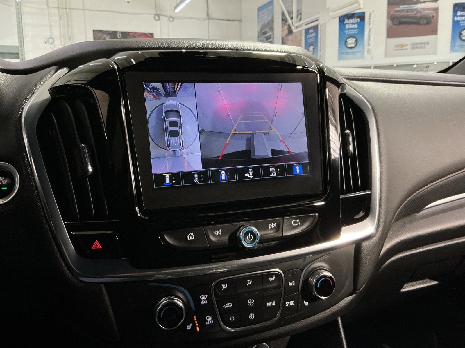 2023 Chevrolet Traverse RS