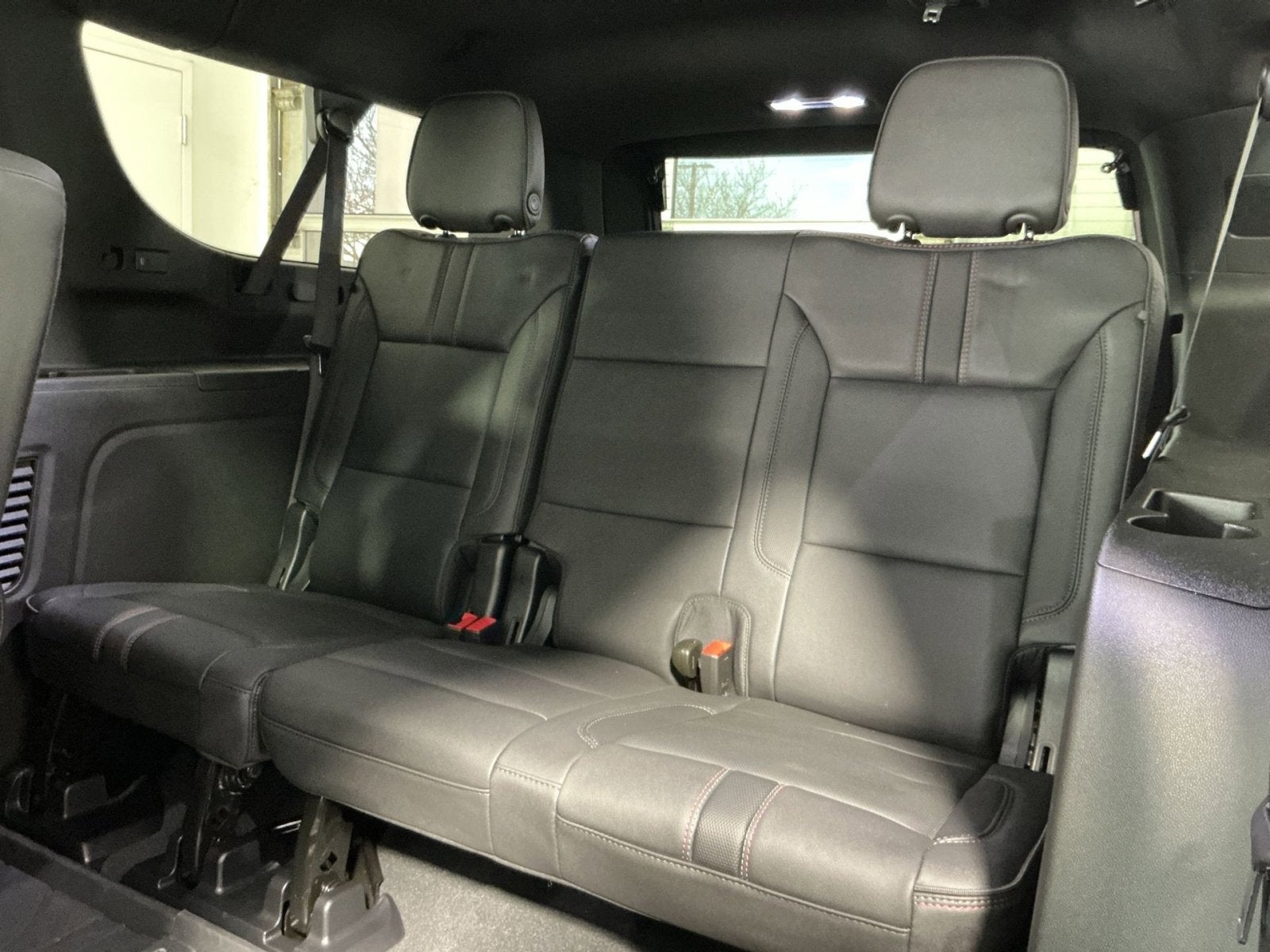 2025 Chevrolet Suburban RST