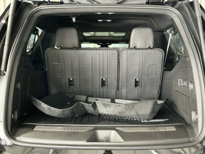 2025 Chevrolet Suburban RST