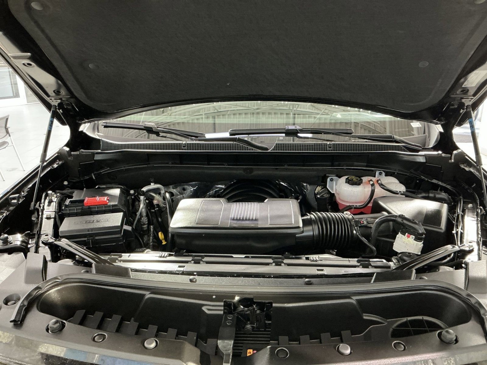 2025 Chevrolet Suburban RST