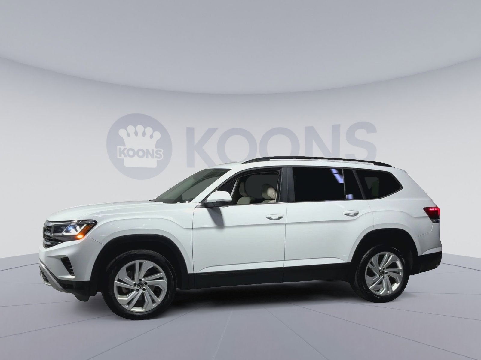 2023 Volkswagen Atlas 3.6L V6 SE w/Technology