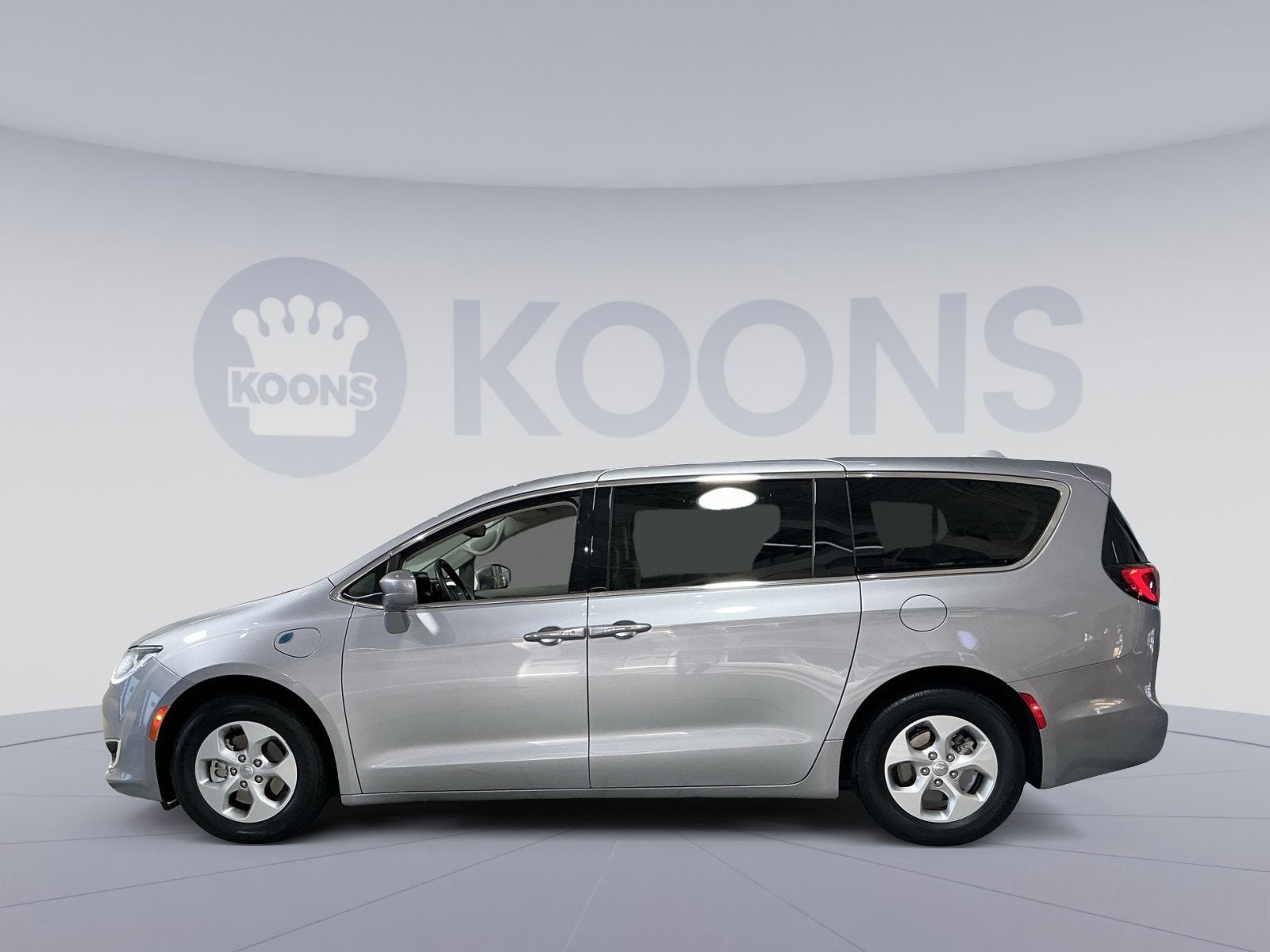 2017 Chrysler Pacifica Hybrid Touring Plus