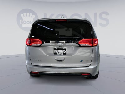 2017 Chrysler Pacifica Hybrid Touring Plus