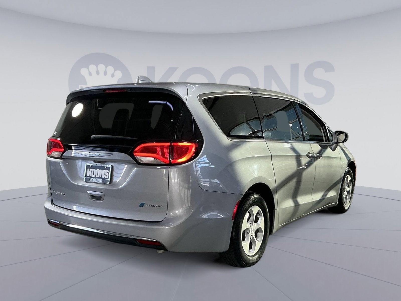 2017 Chrysler Pacifica Hybrid Touring Plus