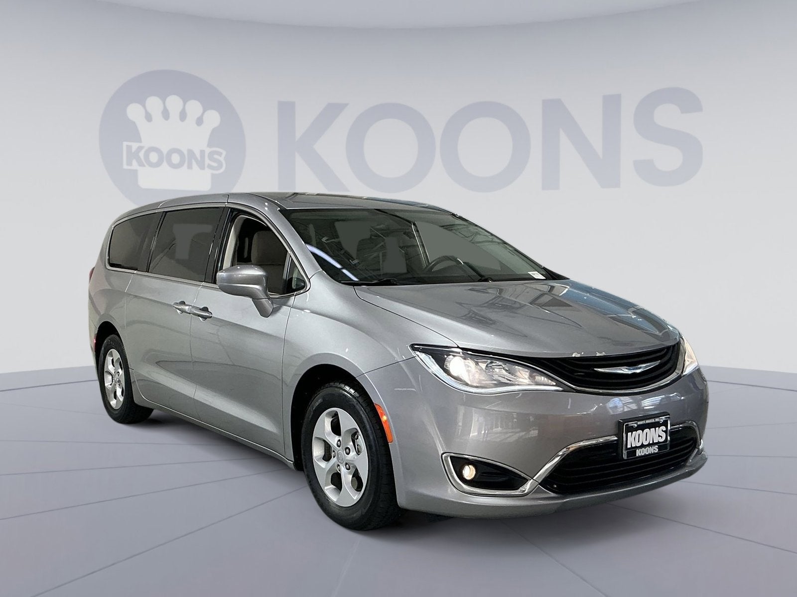 2017 Chrysler Pacifica Hybrid Touring Plus