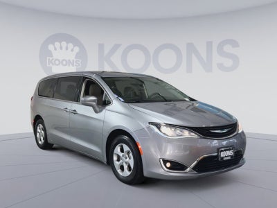 2017 Chrysler Pacifica Hybrid Touring Plus