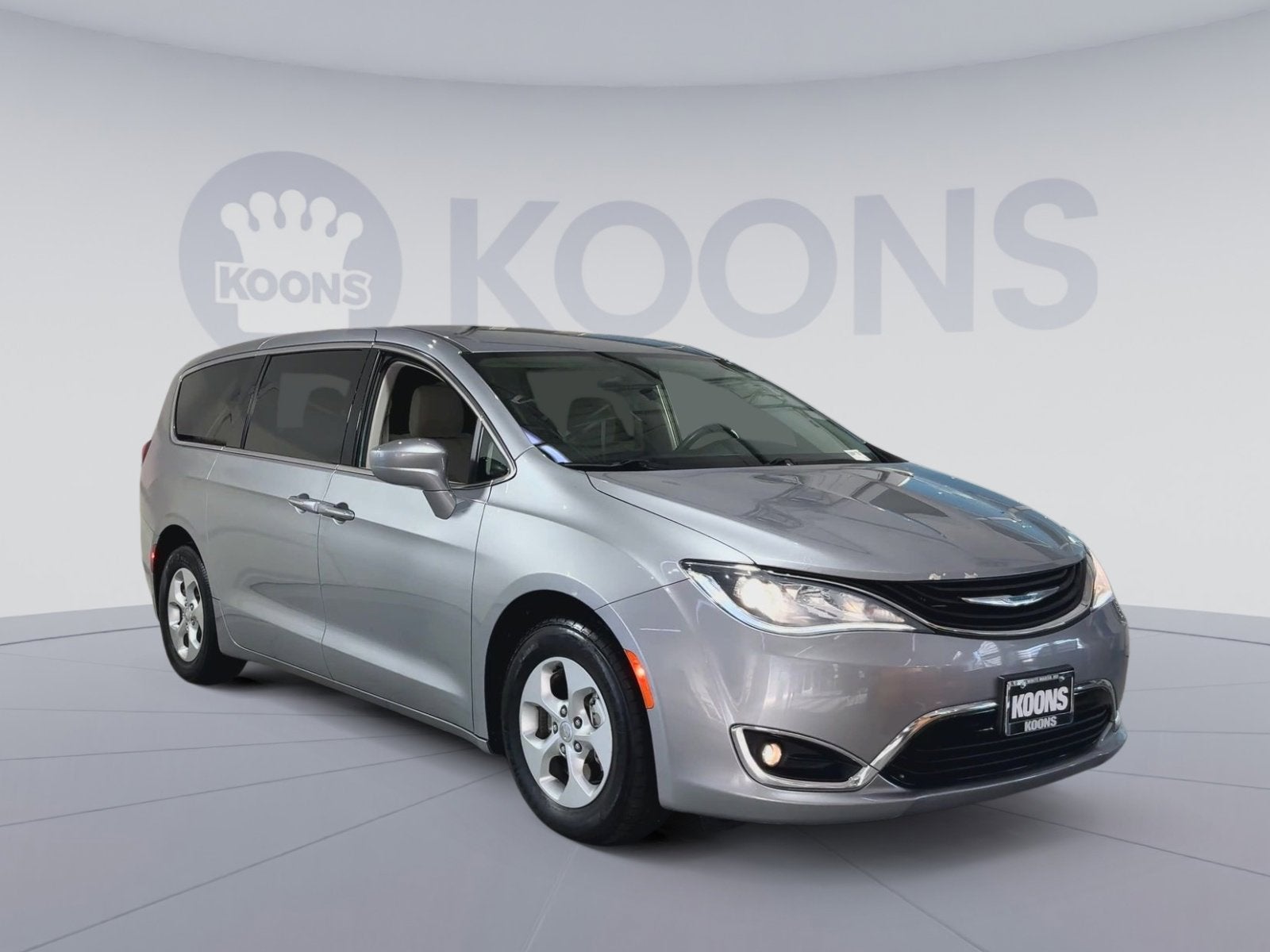 2017 Chrysler Pacifica Hybrid Touring Plus
