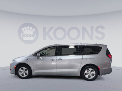 2017 Chrysler Pacifica Hybrid Touring Plus