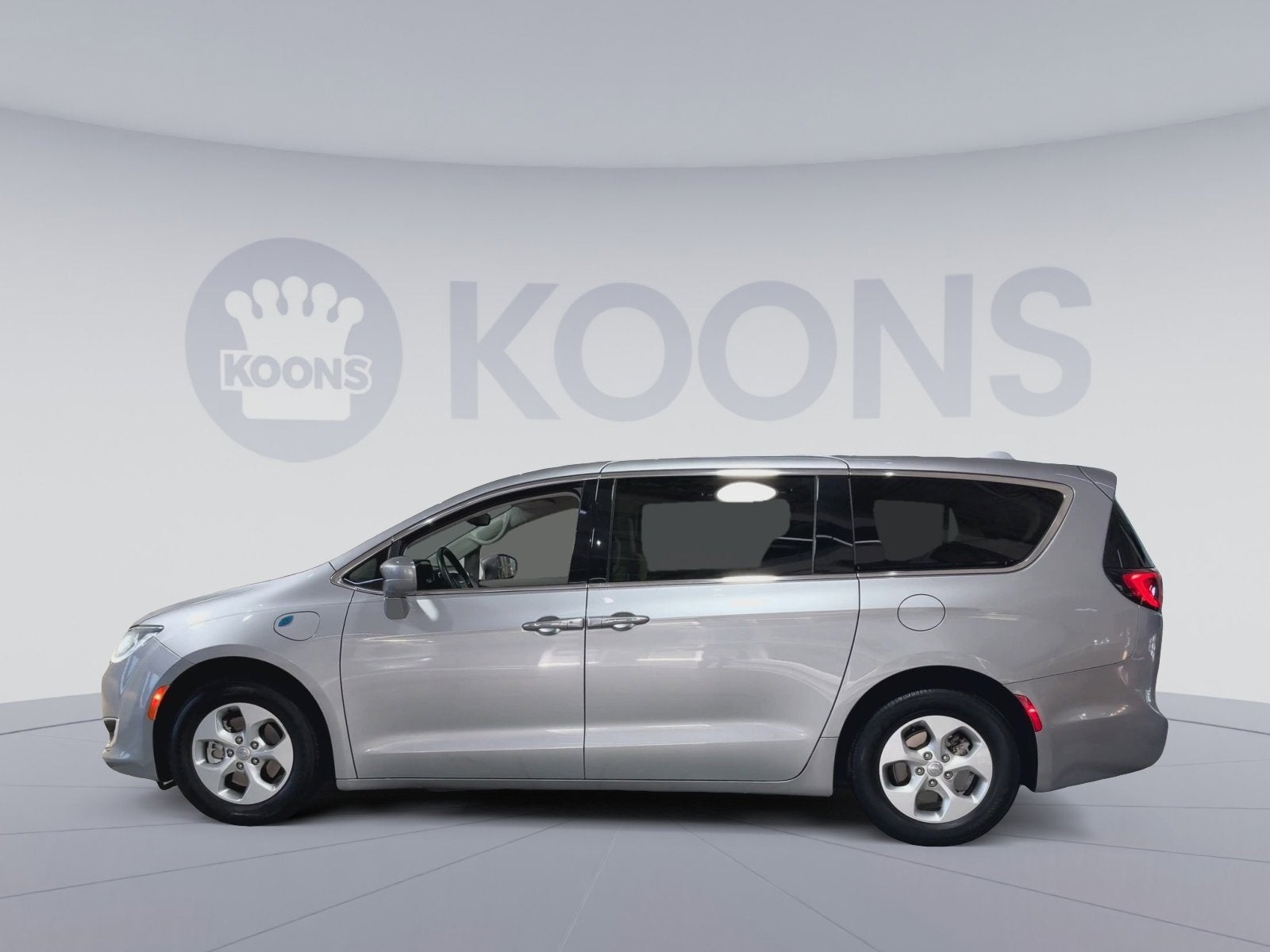 2017 Chrysler Pacifica Hybrid Touring Plus