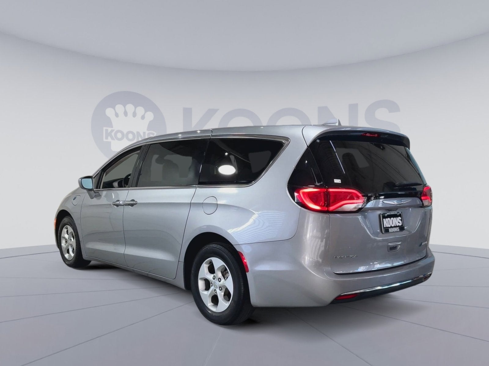 2017 Chrysler Pacifica Hybrid Touring Plus