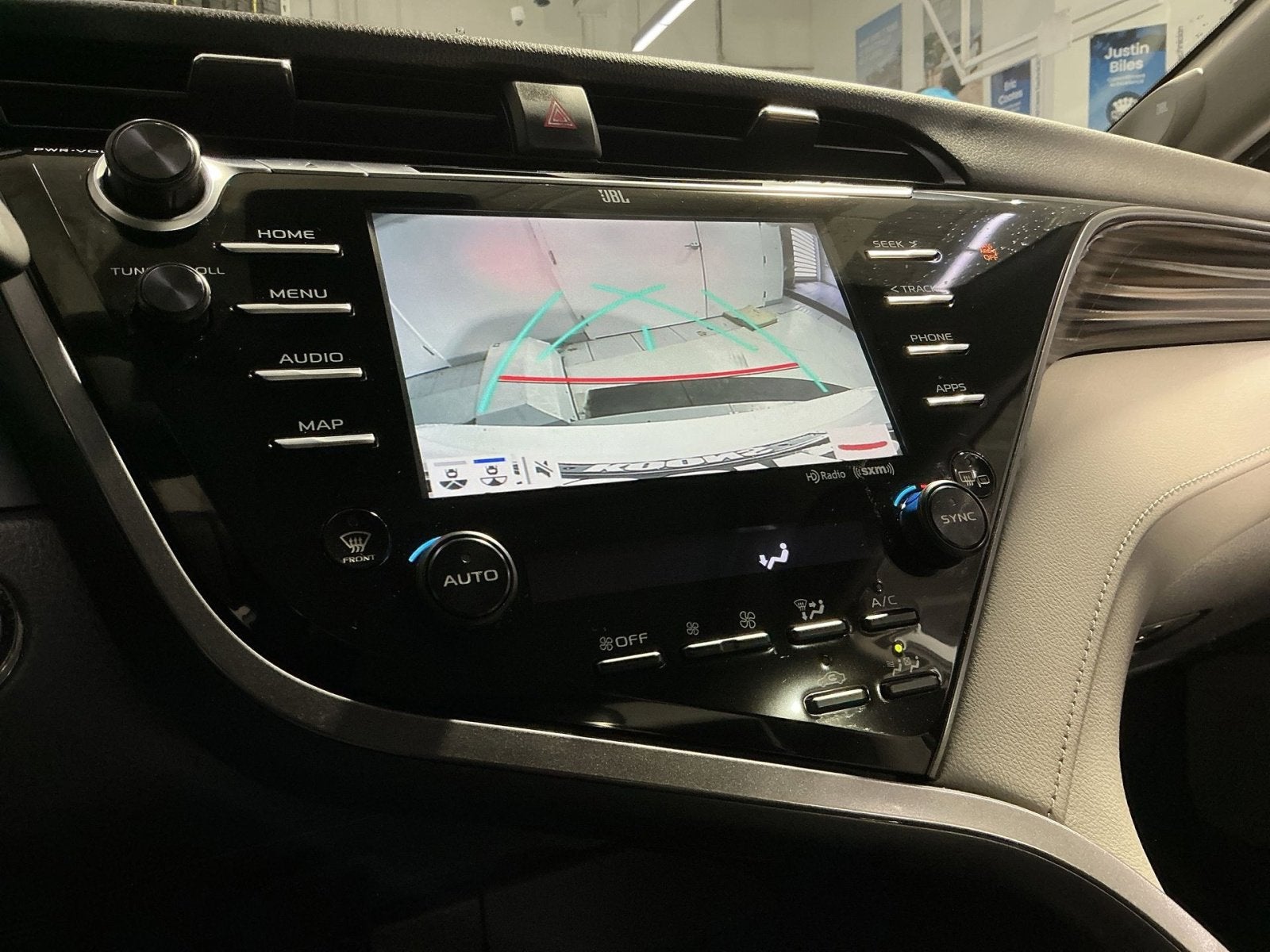 2020 Toyota Camry Hybrid XLE