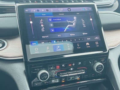 2022 Jeep Grand Cherokee Summit