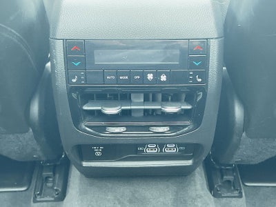 2022 Jeep Grand Cherokee Summit