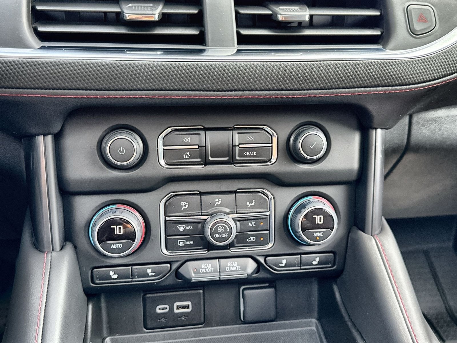 2024 Chevrolet Suburban RST