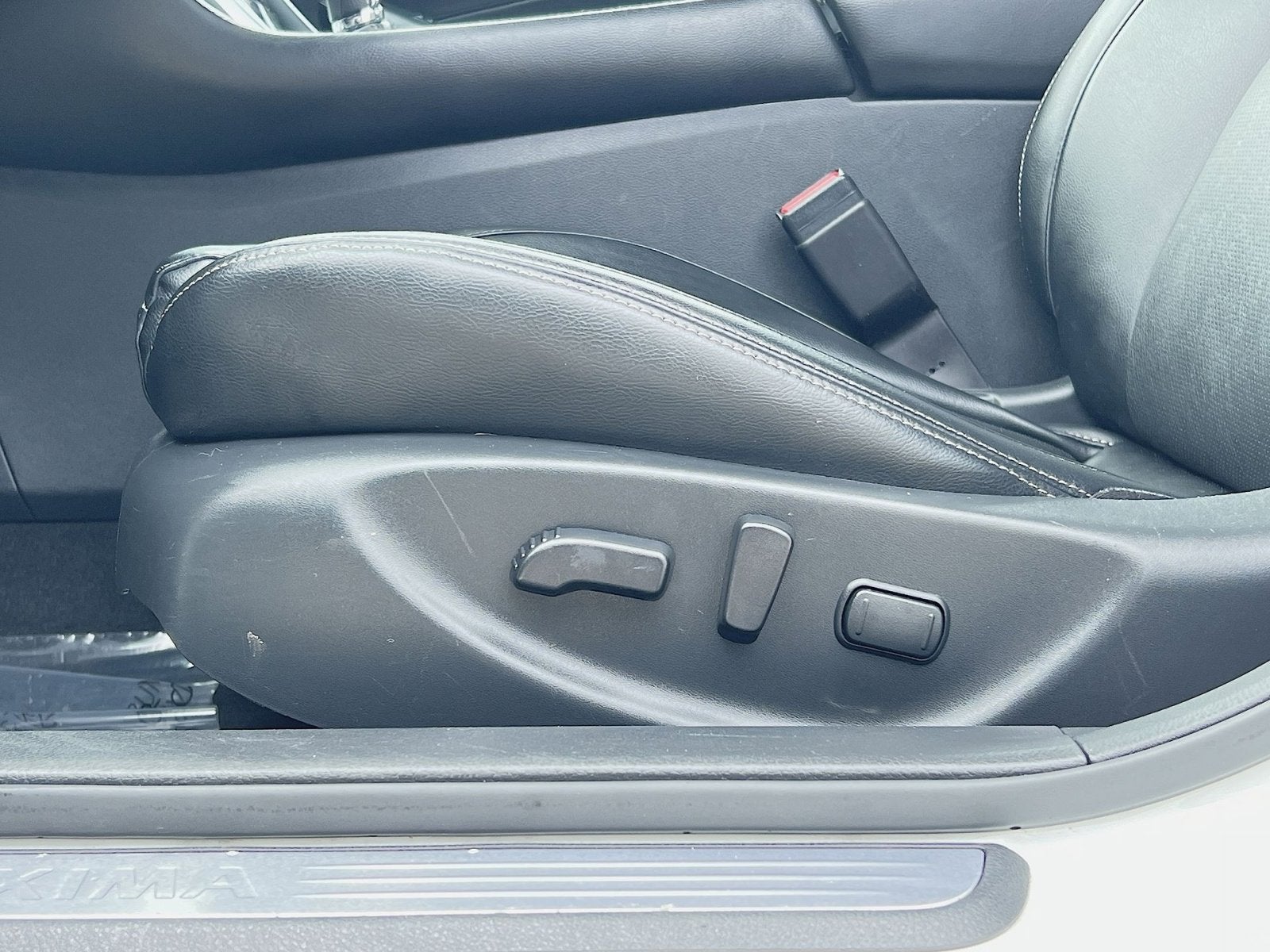 2023 Nissan Maxima SV