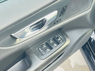 2020 Volvo S60 T6 Momentum