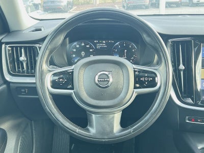 2020 Volvo S60 T6 Momentum