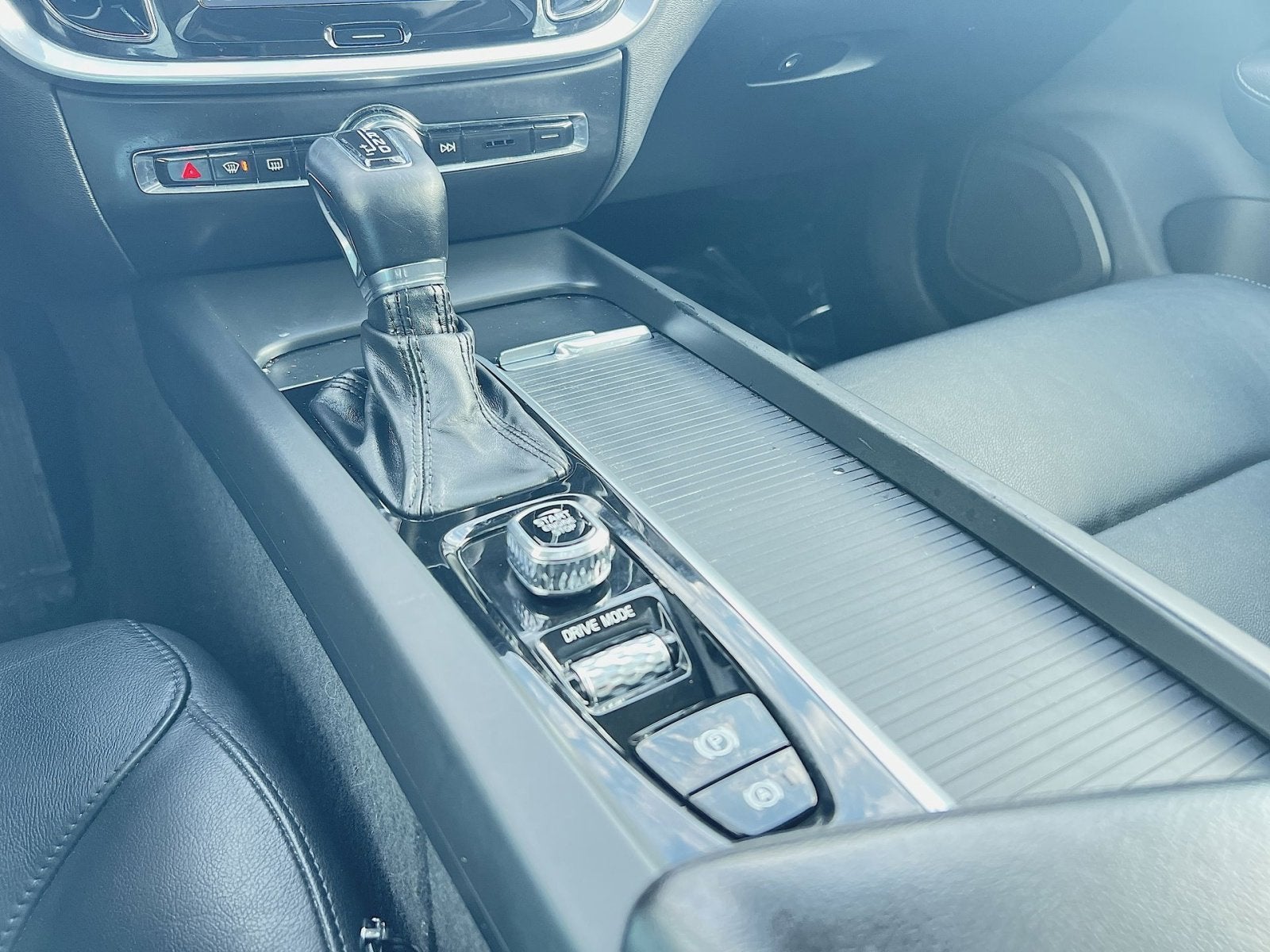 2020 Volvo S60 T6 Momentum