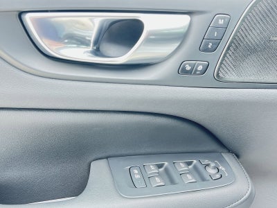 2024 Volvo S60 Recharge Plug-In Hybrid T8 Plus Dark Theme