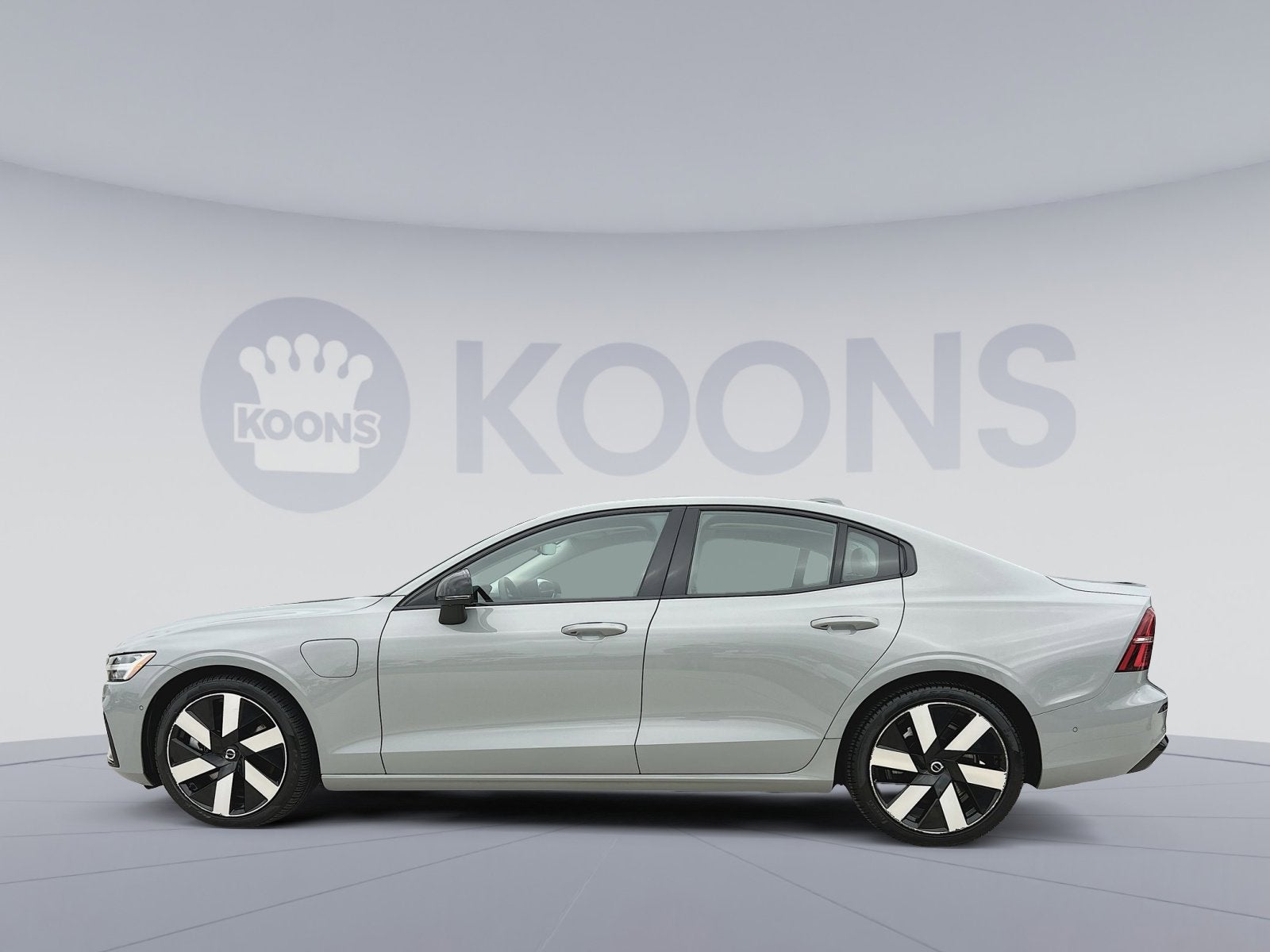 2024 Volvo S60 Recharge Plug-In Hybrid T8 Plus Dark Theme