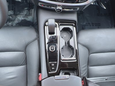 2024 Volvo S60 Recharge Plug-In Hybrid T8 Plus Dark Theme