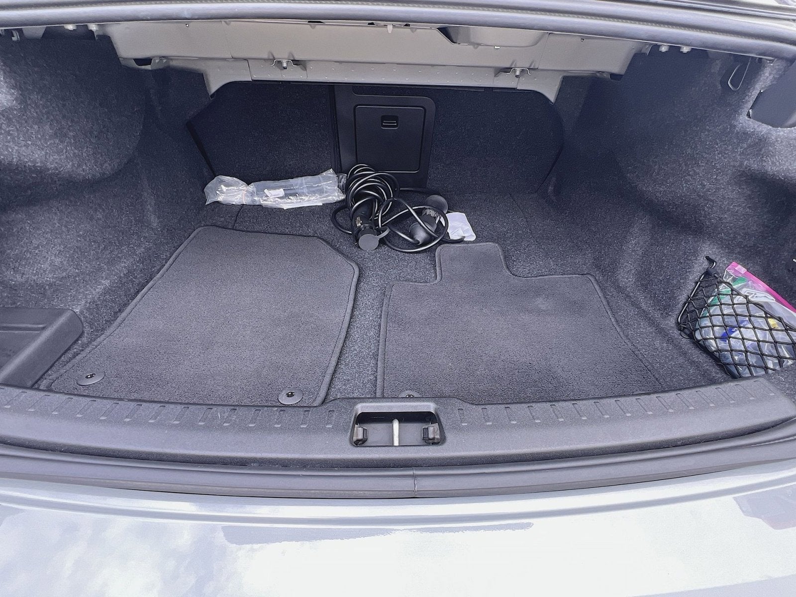 2024 Volvo S60 Recharge Plug-In Hybrid T8 Plus Dark Theme
