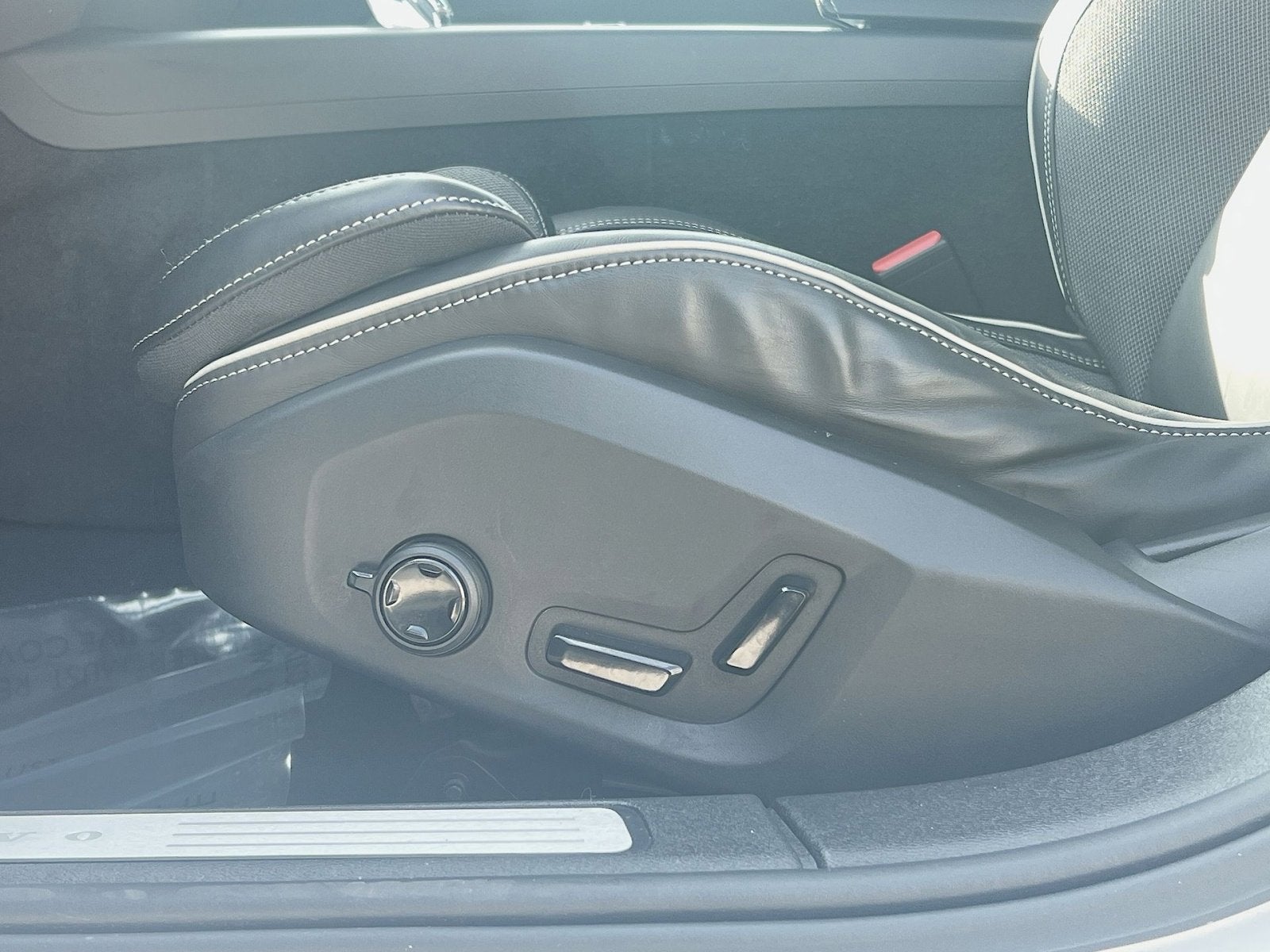 2024 Volvo S60 B5 Plus Black Edition