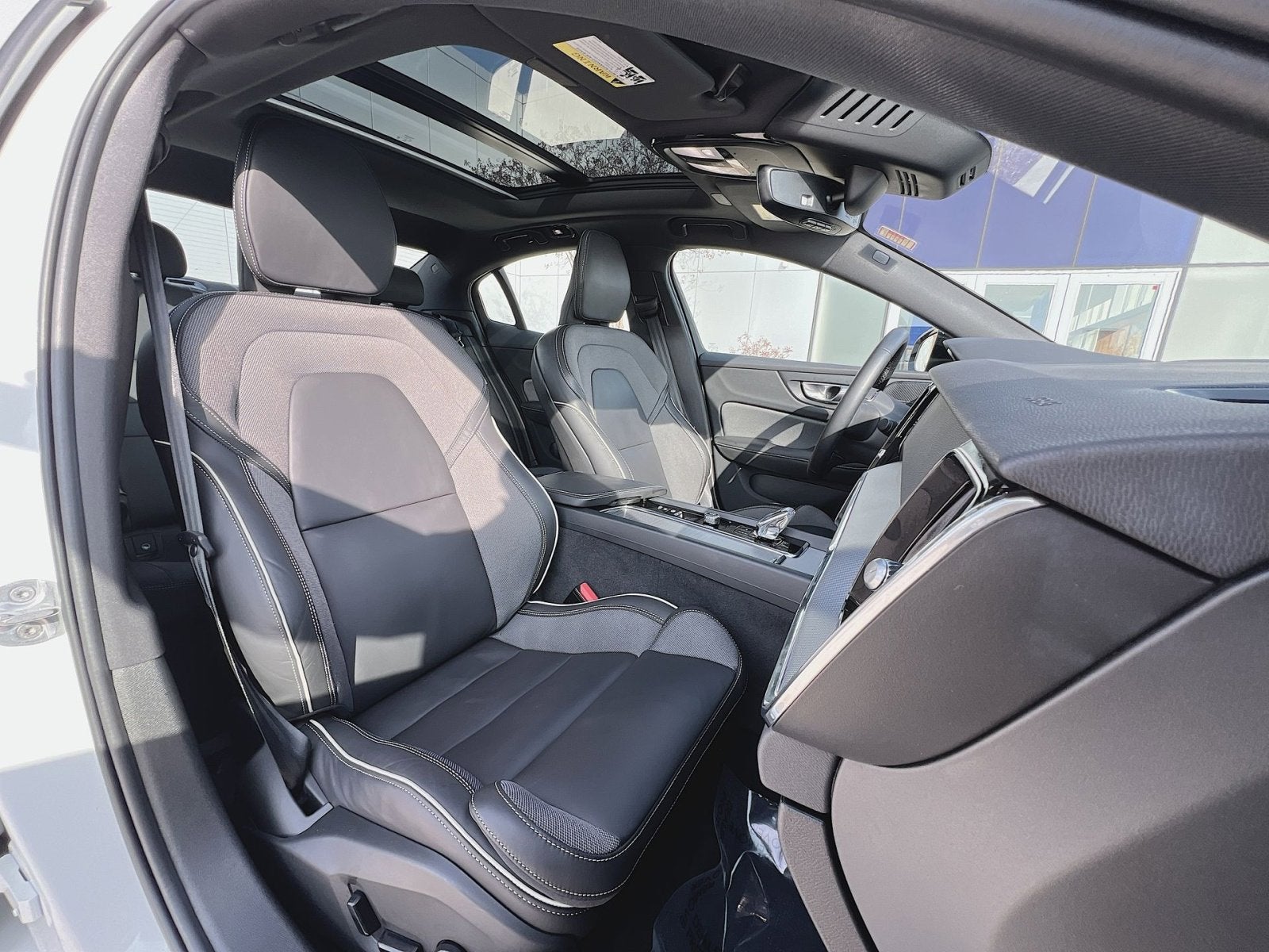 2024 Volvo S60 B5 Plus Black Edition