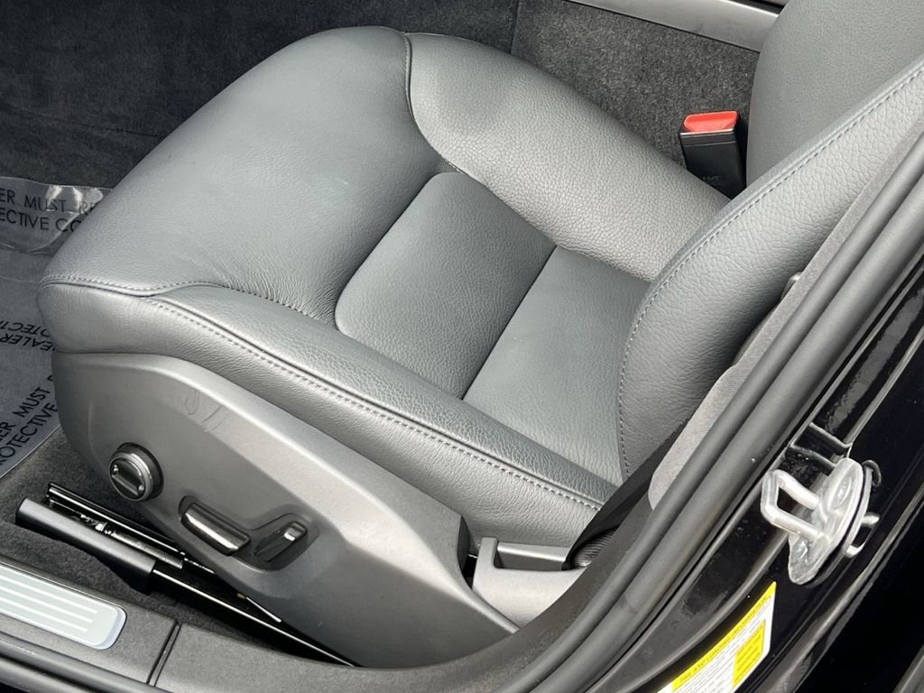 2025 Volvo S90 B6 Plus