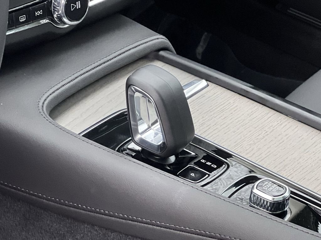 2025 Volvo S90 B6 Plus