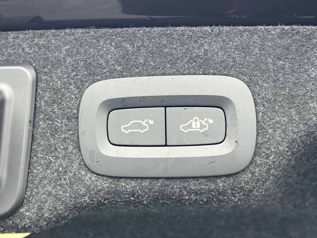 2025 Volvo S90 B6 Plus