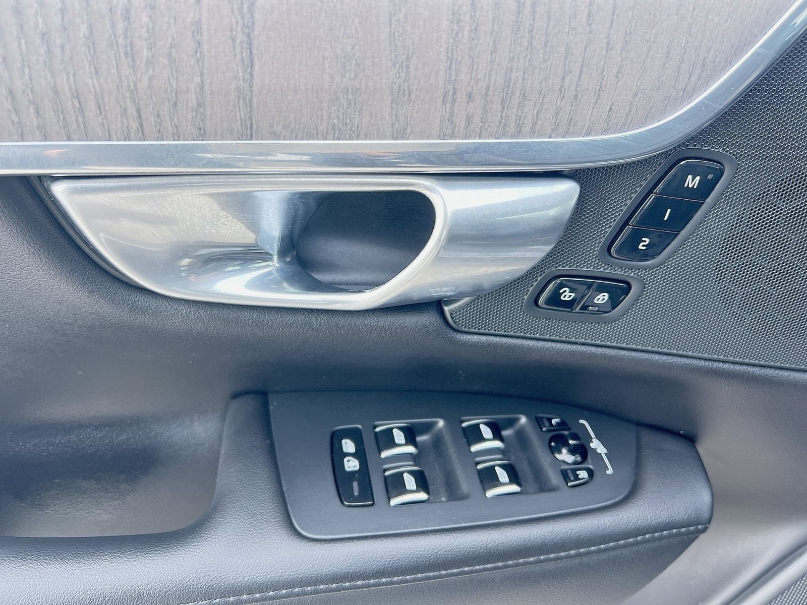 2023 Volvo S90 B6 Plus