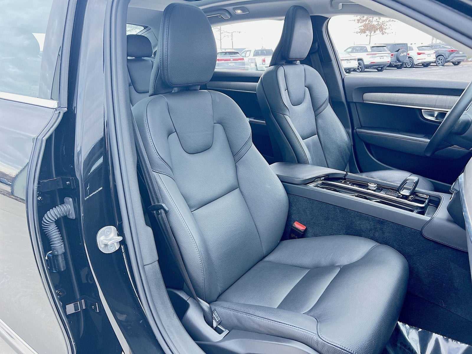 2023 Volvo S90 B6 Plus