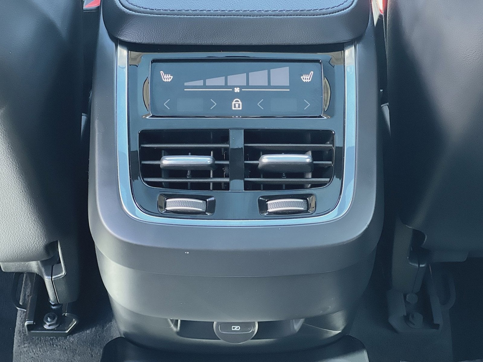 2023 Volvo XC90 B6 Plus 6-Seater