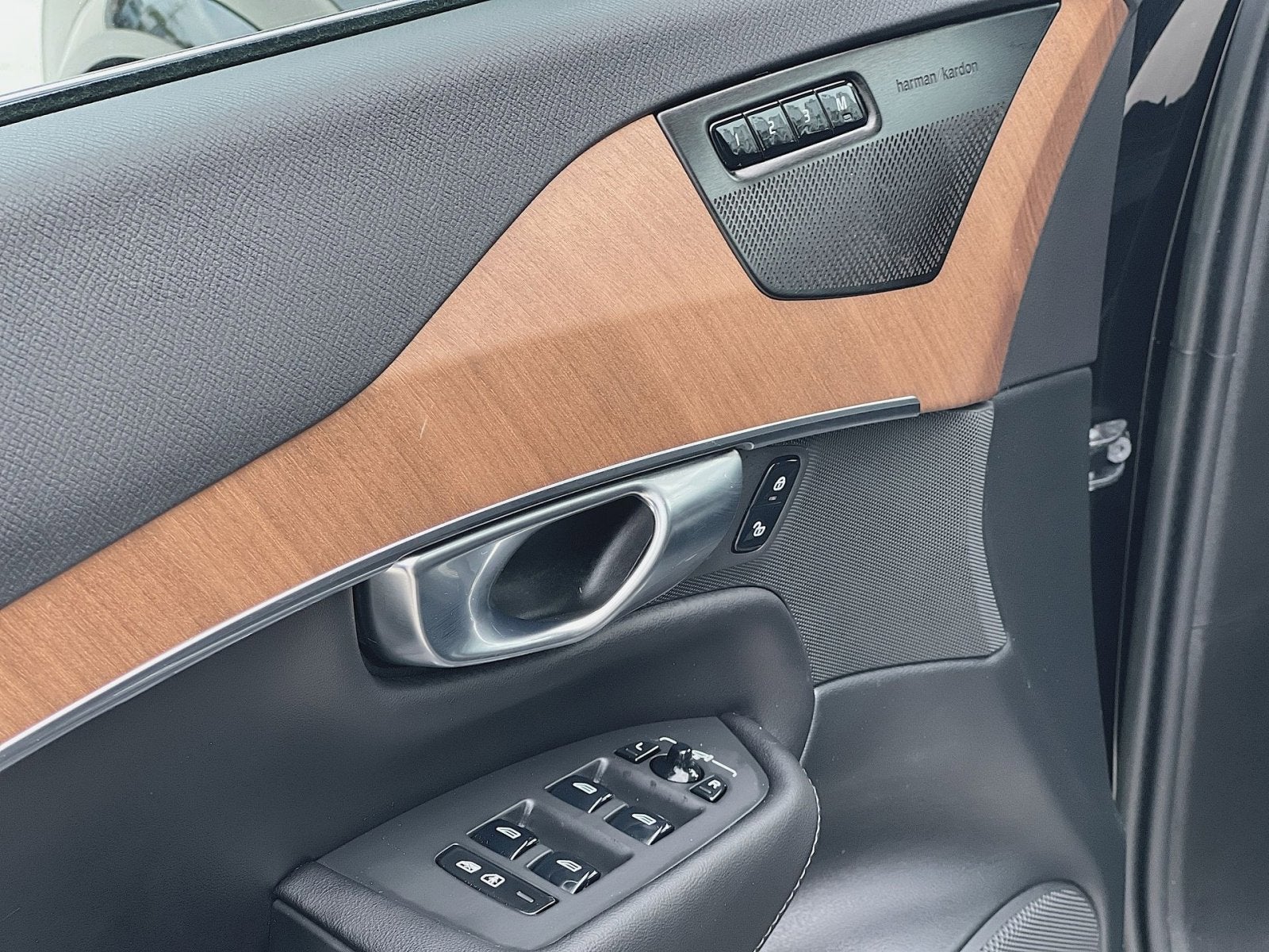 2023 Volvo XC90 B6 Plus 6-Seater