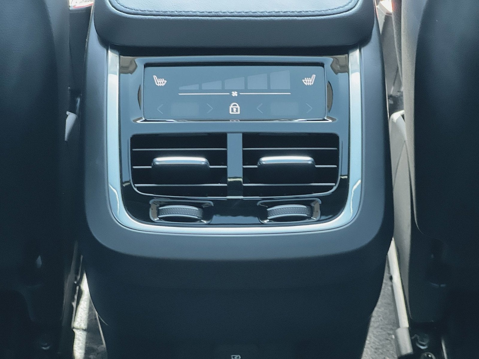 2023 Volvo XC90 B6 Plus 6-Seater