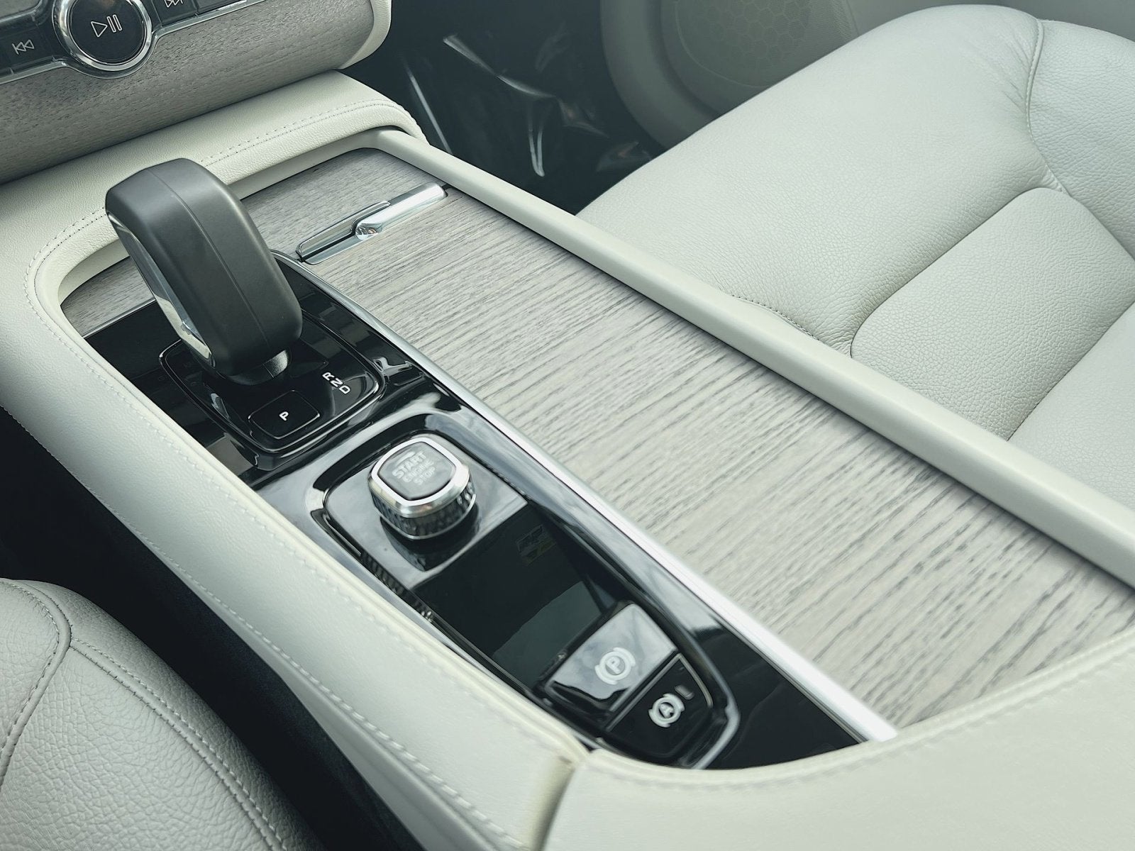 2023 Volvo XC90 B6 Plus 6-Seater