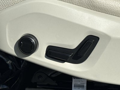 2024 Volvo XC90 B6 Plus Bright Theme 6-Seater