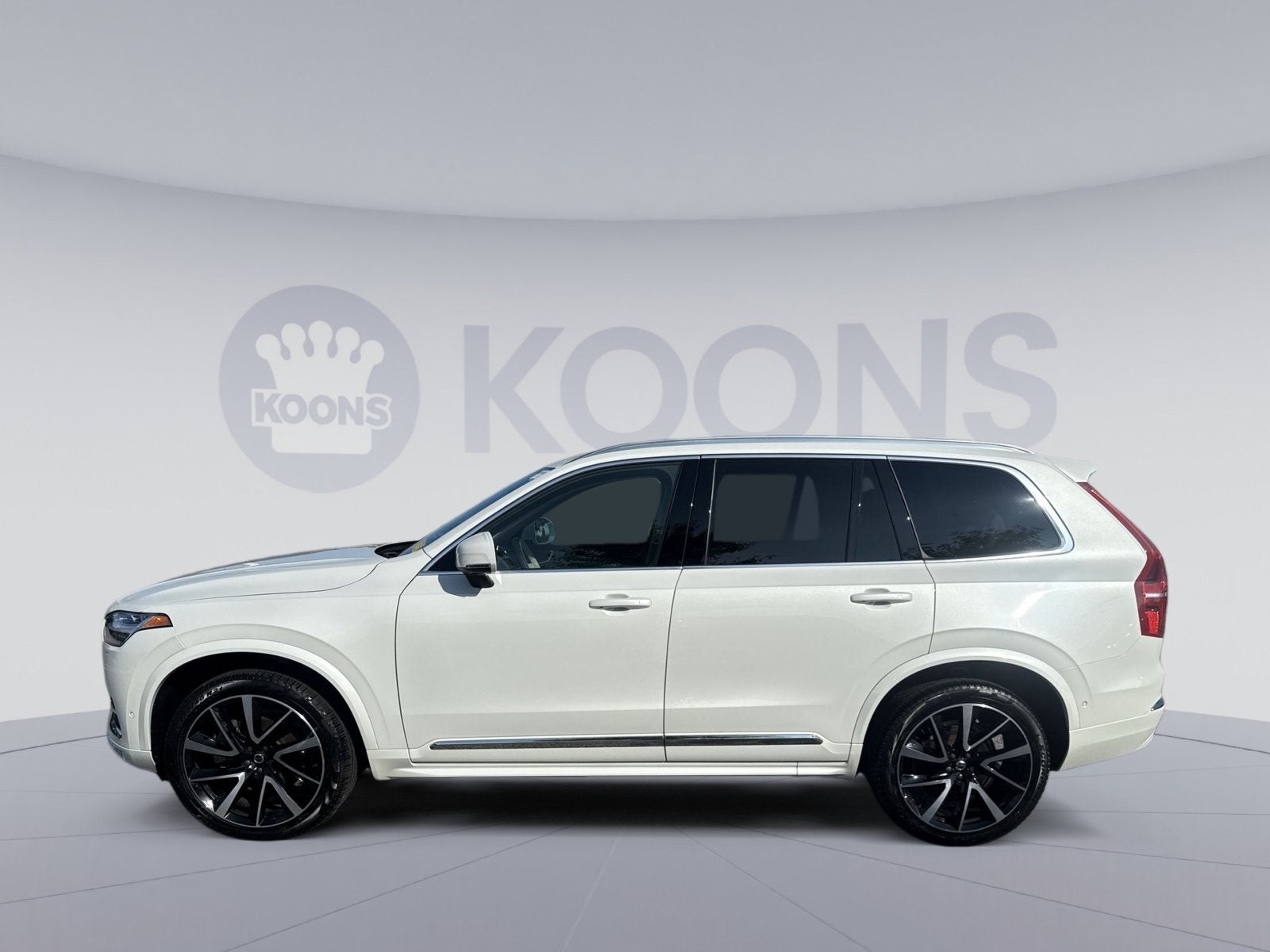 2024 Volvo XC90 B6 Plus Bright Theme 6-Seater