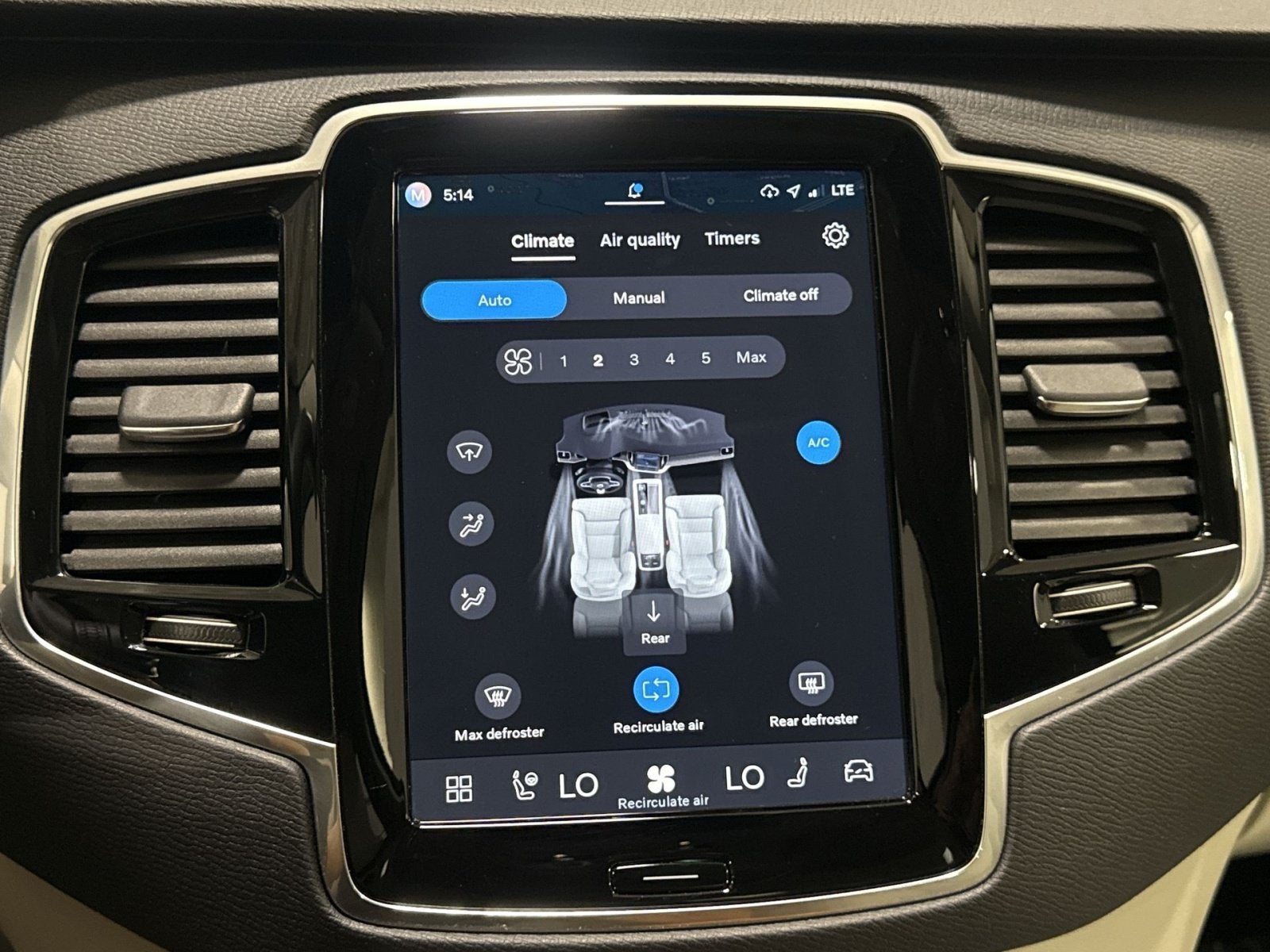 2024 Volvo XC90 B6 Plus Bright Theme 6-Seater