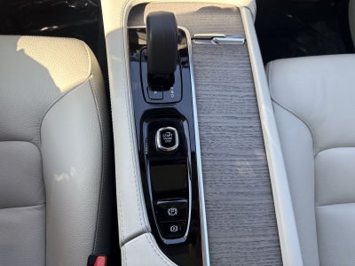 2024 Volvo XC90 B6 Plus Bright Theme 6-Seater