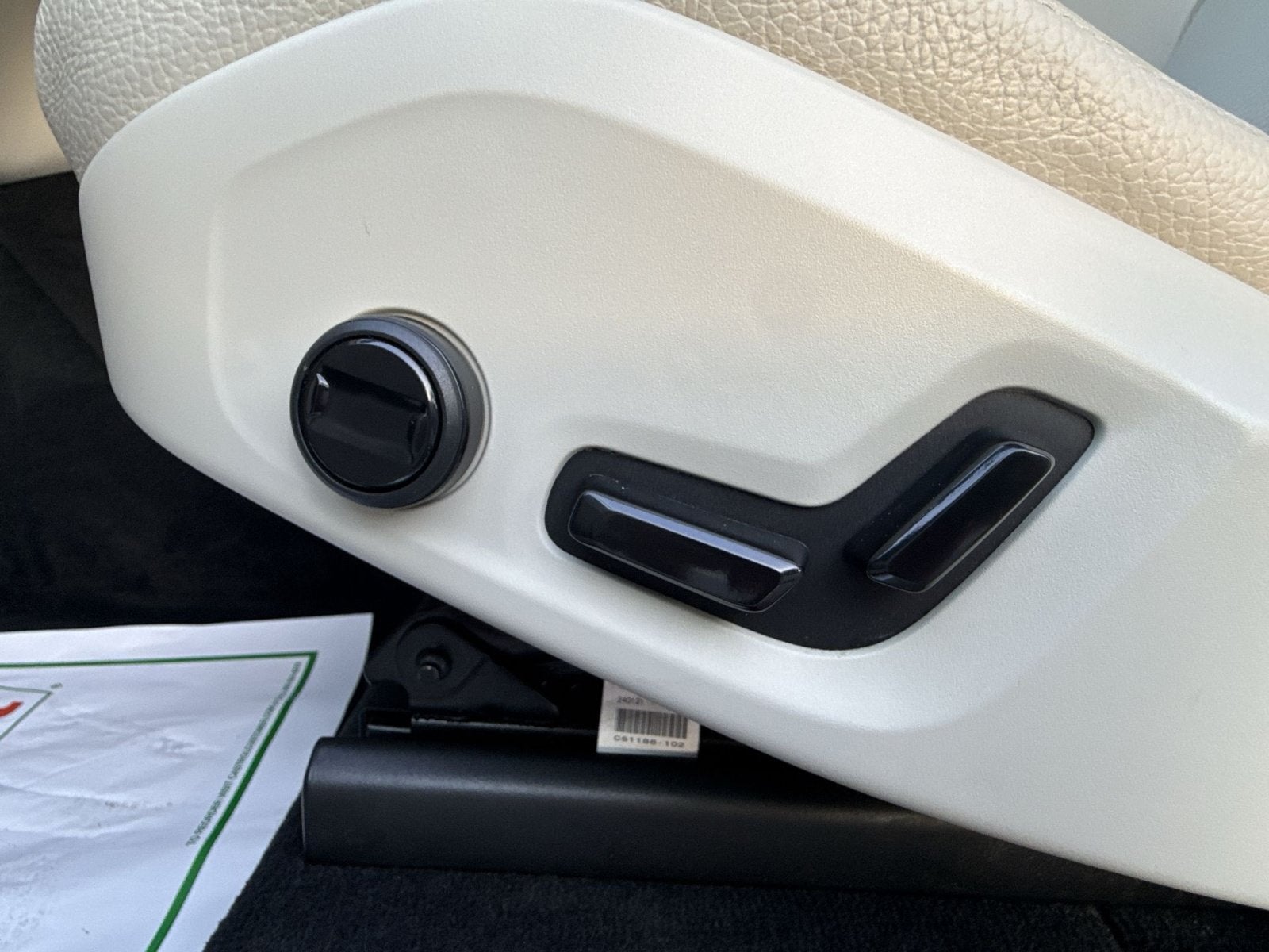 2024 Volvo XC90 B6 Plus Bright Theme 6-Seater