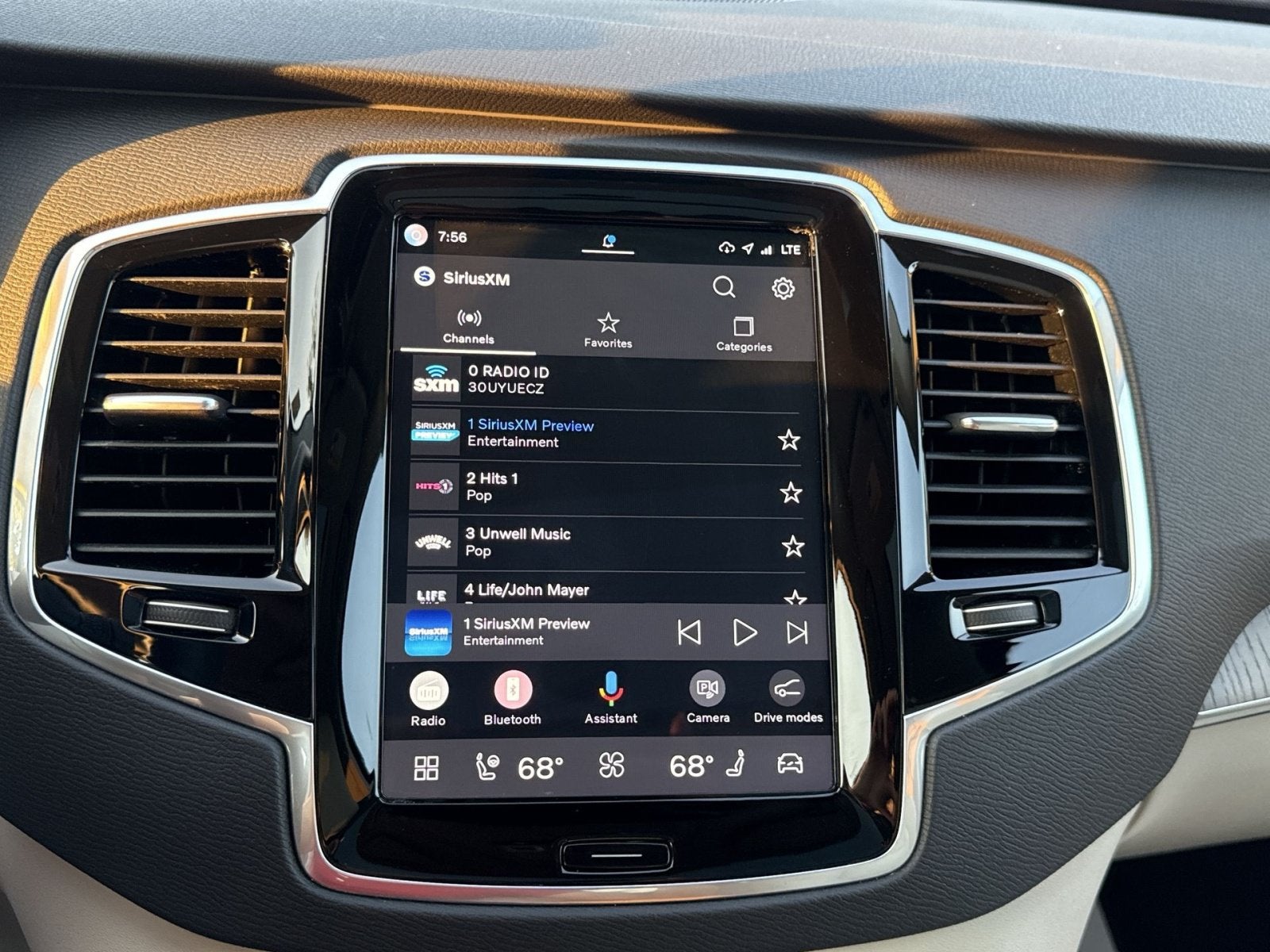2024 Volvo XC90 B6 Plus Bright Theme 6-Seater