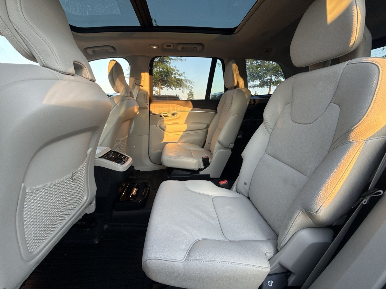 2024 Volvo XC90 B6 Plus Bright Theme 6-Seater