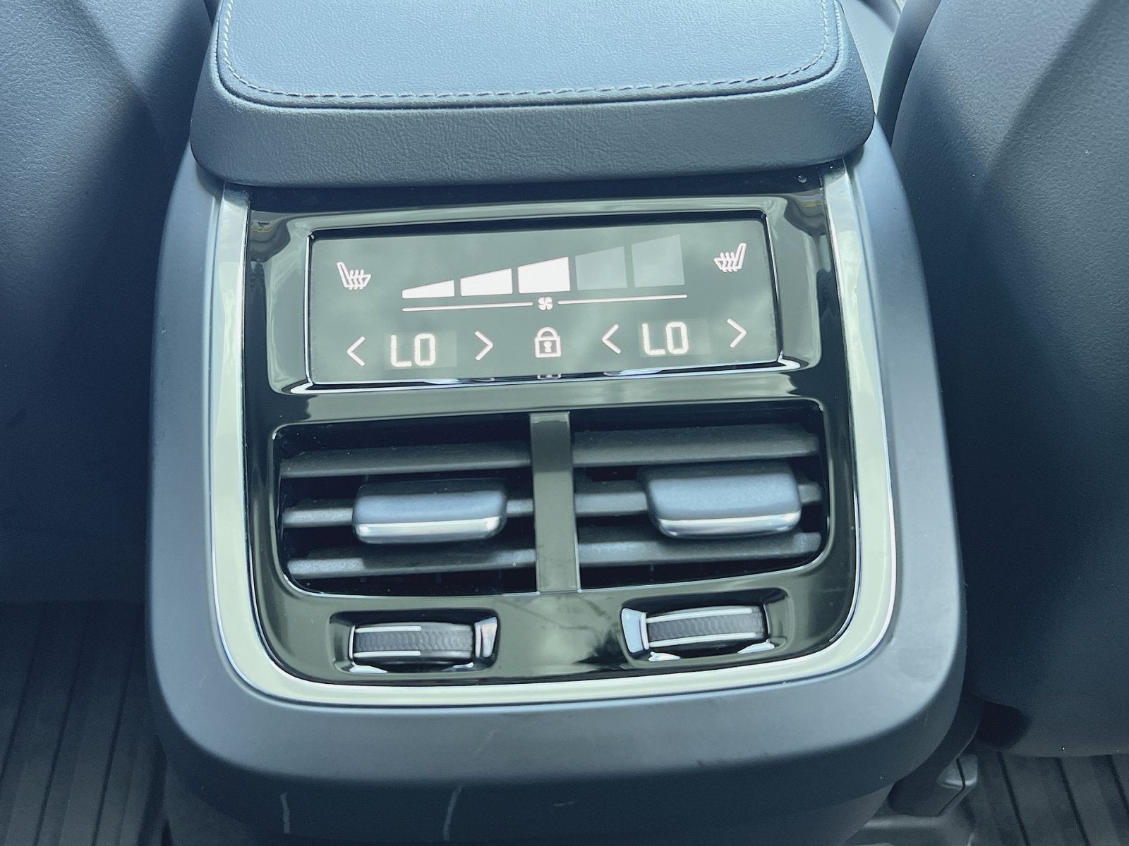 2023 Volvo XC90 Ultimate