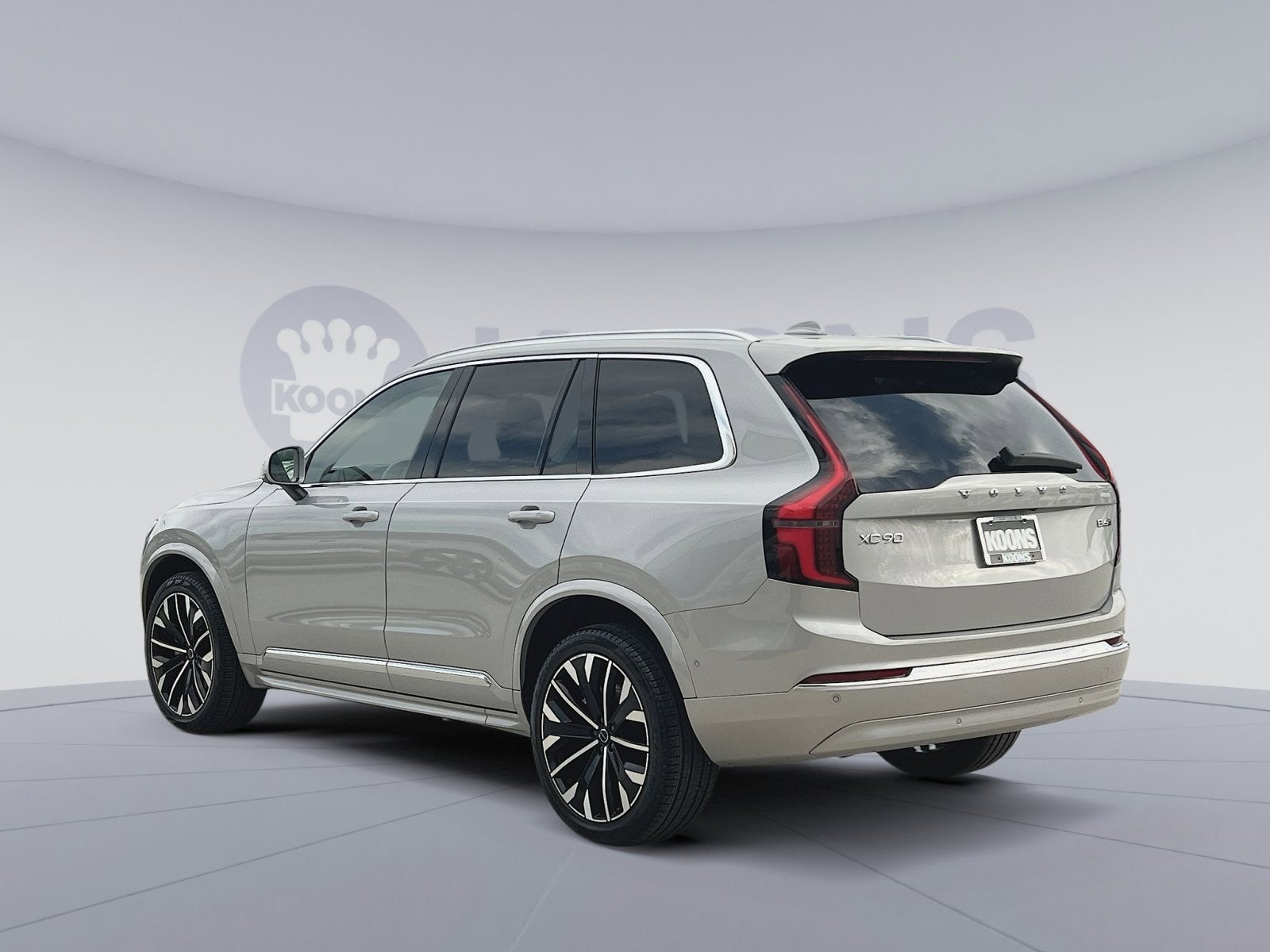 2025 Volvo XC90 B6 Plus 7-Seater