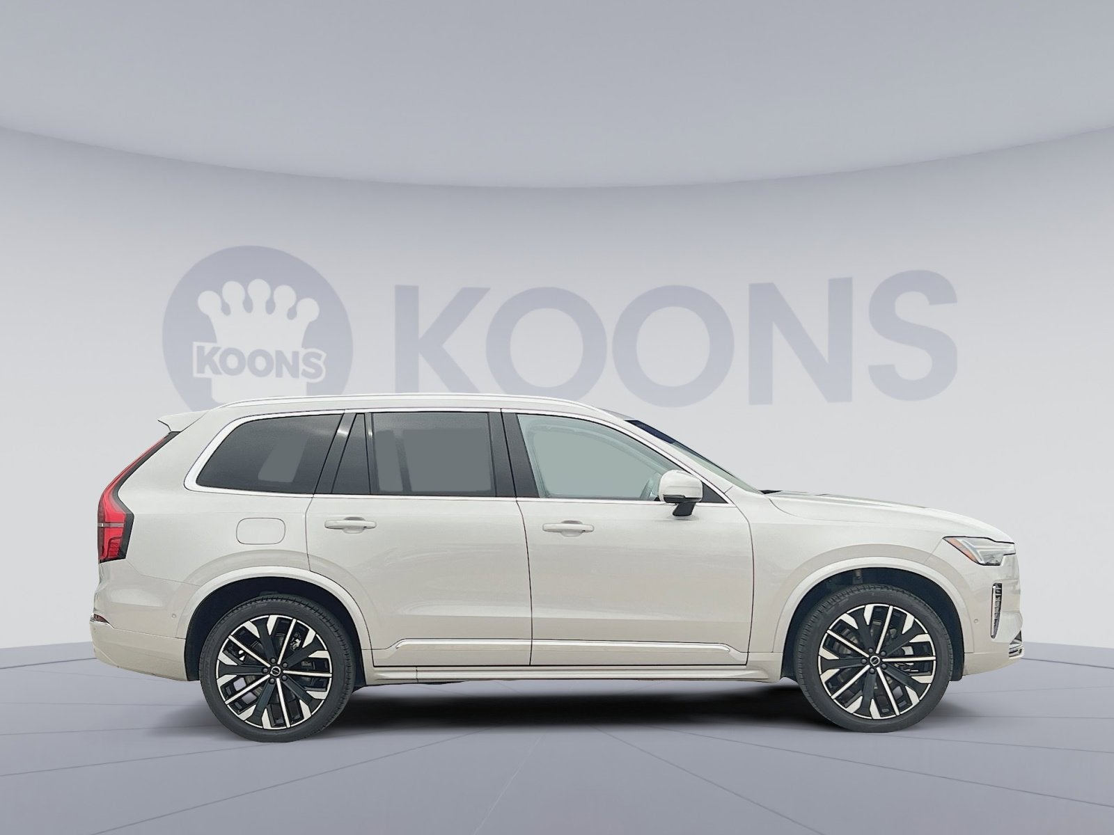 2025 Volvo XC90 B6 Plus 7-Seater
