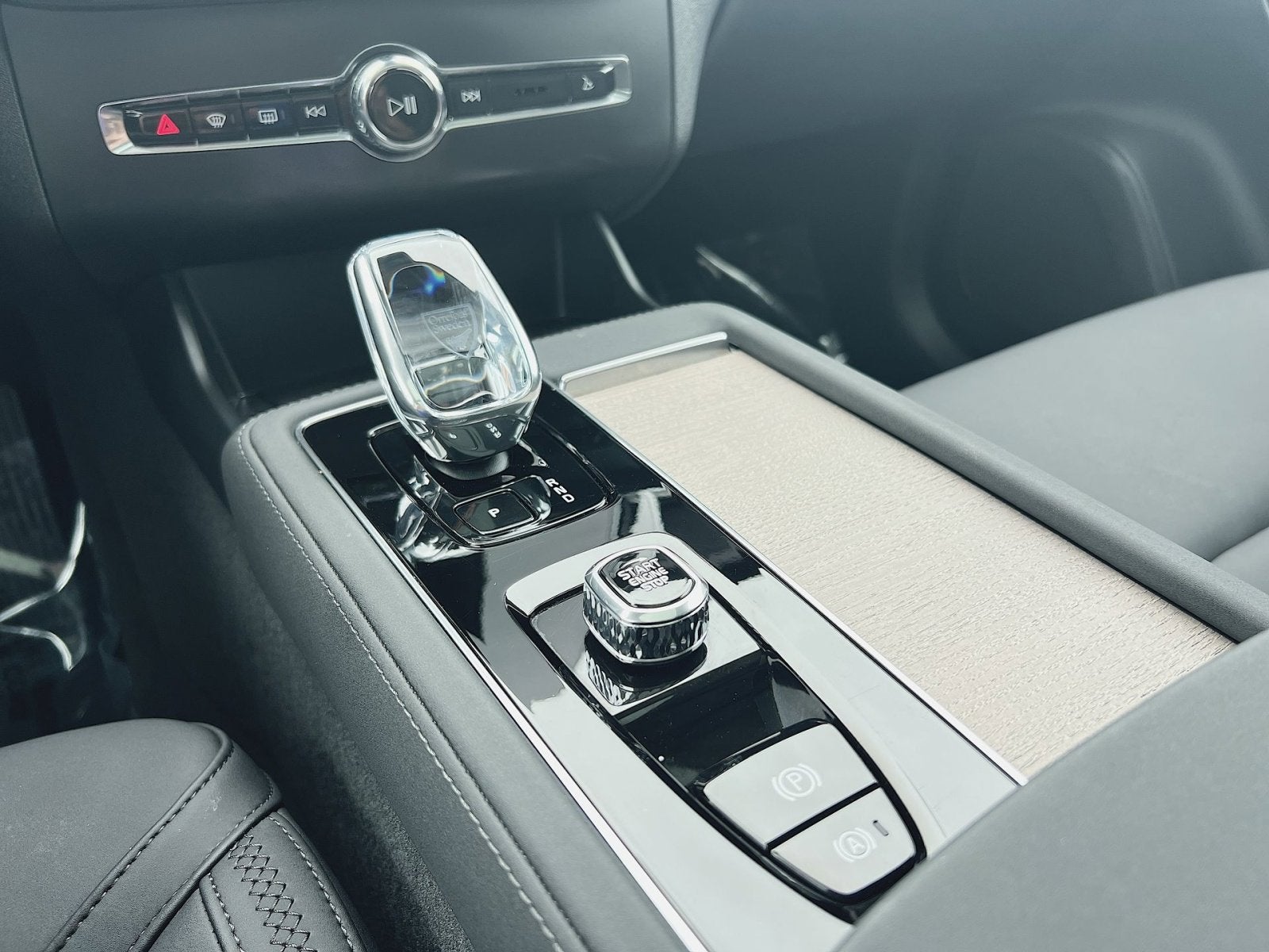 2025 Volvo XC90 B6 Plus 7-Seater