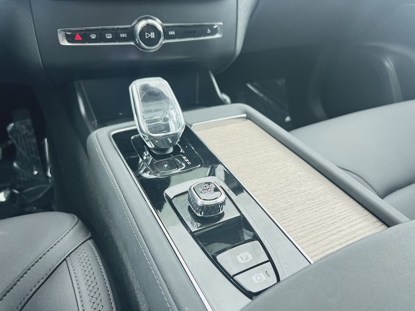 2025 Volvo XC90 B6 Plus 7-Seater